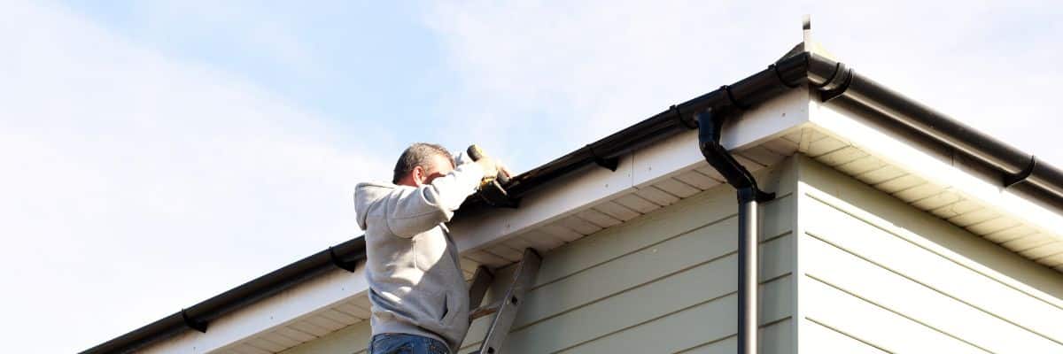 Installing-New-Seamless-Gutters